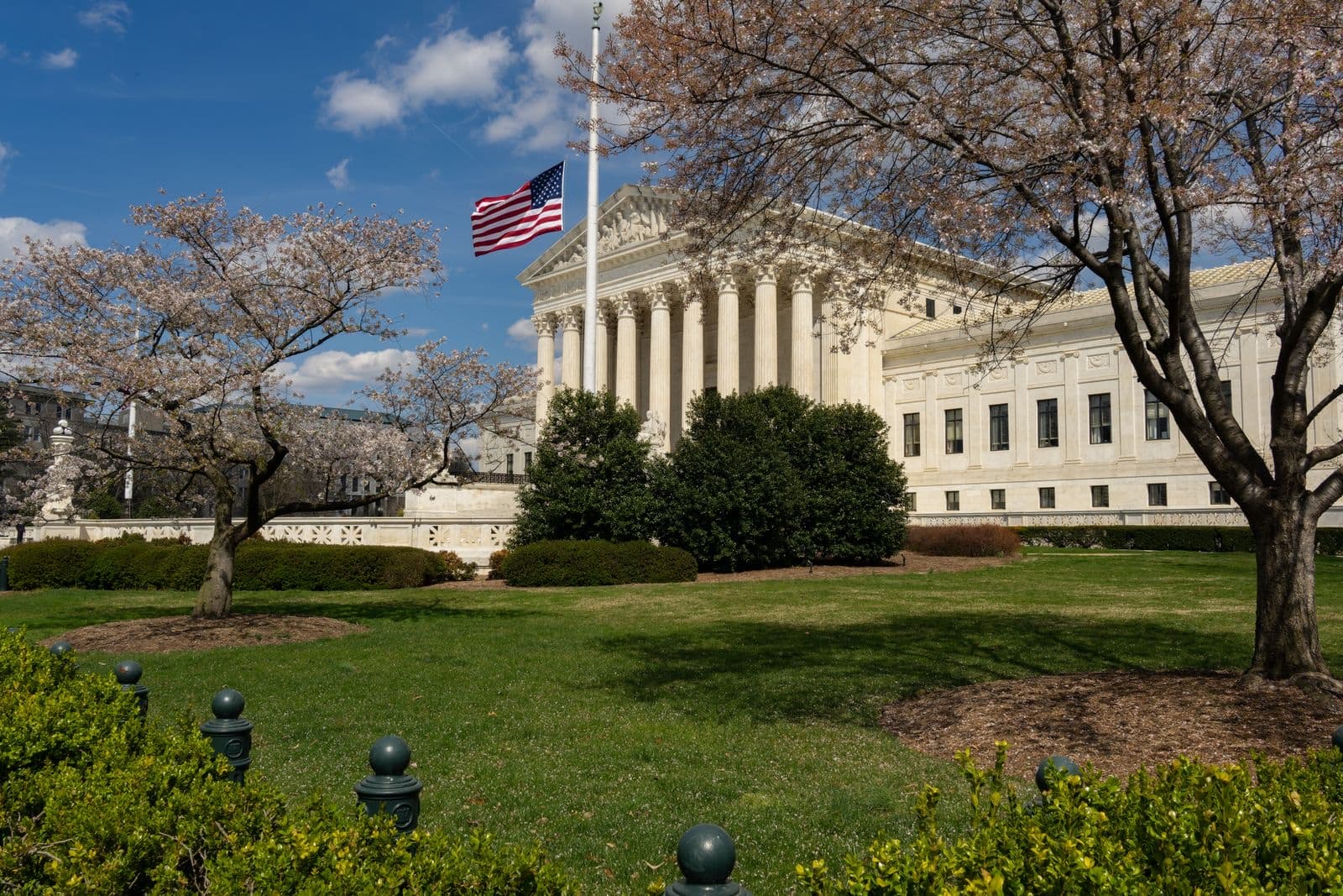 Gary Gensler Sides With States Against Kalshi as Prediction Market Regulation Battle Escalates