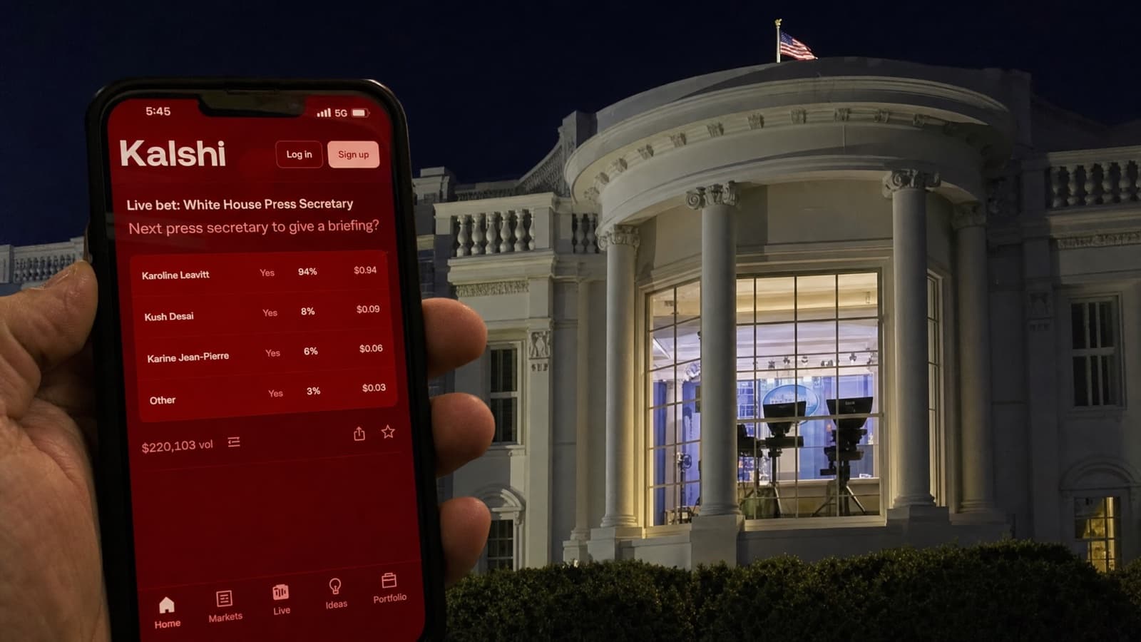 White House Teleprompter Operator Made $100,000 Betting on Trump's Speeches Using Kalshi